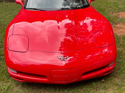 Used 2001 Chevrolet Corvette Convertible 2D w/ Preferred Equipment Group1 image 2