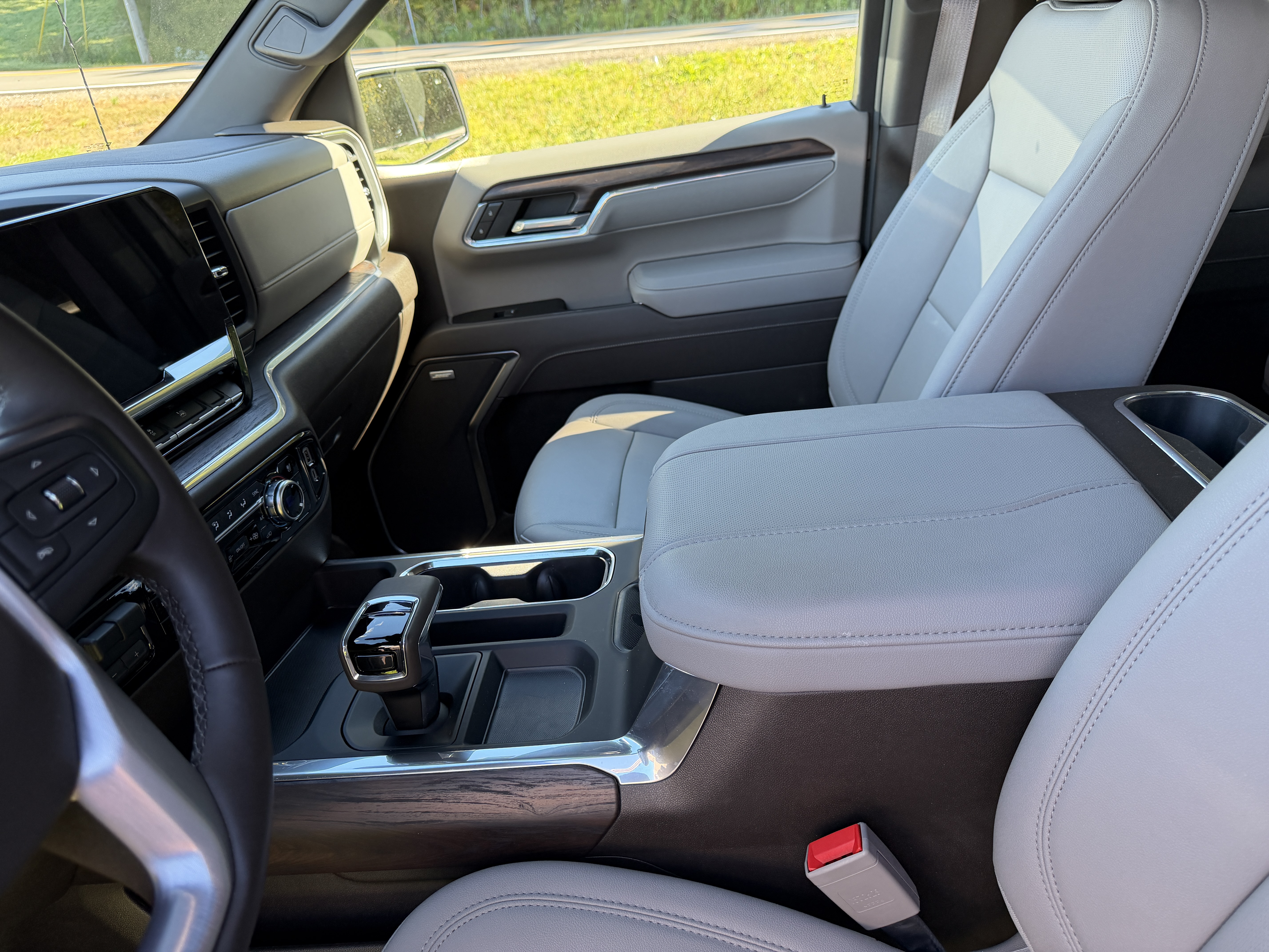 Used 2026 GMC Sierra 1500 SLT w/ SLT Premium Package AWD/4WD image 17