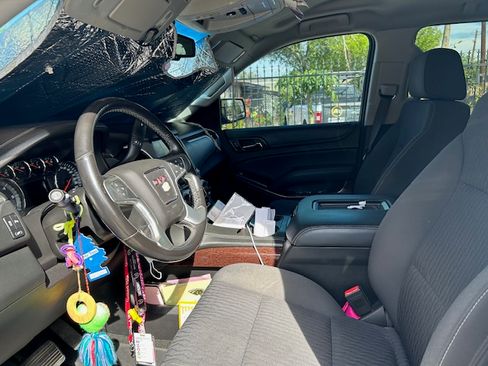 Used 2018 GMC Yukon SLE w/ SLE Value Package image 8