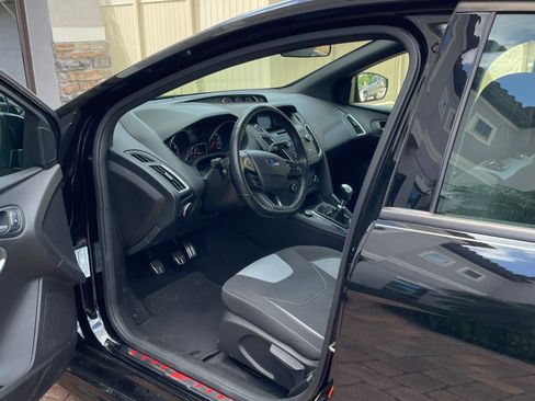 Used 2017 Ford Focus ST image 9