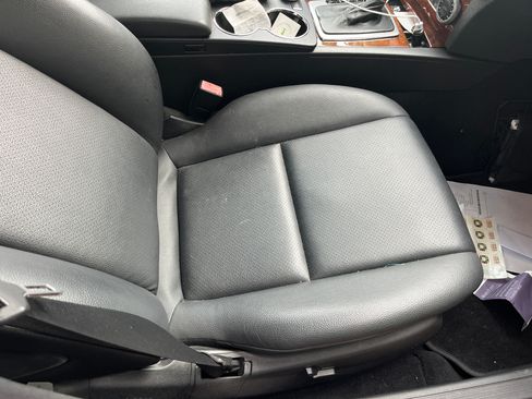 Used 2011 Mercedes-Benz C 300 4MATIC Sedan image 9