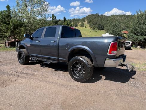 Used 2017 RAM 2500 Laramie AWD/4WD image 2