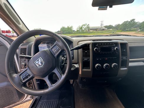 Used 2012 RAM 3500 ST w/ Chrome Appearance Group image 12