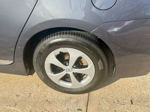 Used 2012 Toyota Prius Three image 17