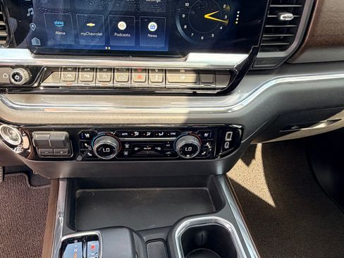 Used 2024 Chevrolet Silverado 1500 High Country w/ Technology Package image 15