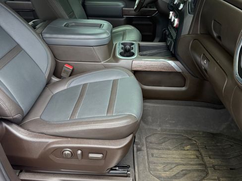 Used 2022 GMC Sierra 3500 Denali AWD/4WD image 16