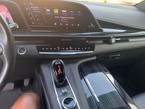 Used 2023 Cadillac Escalade Sport w/ LPO, ONYX Package image 4