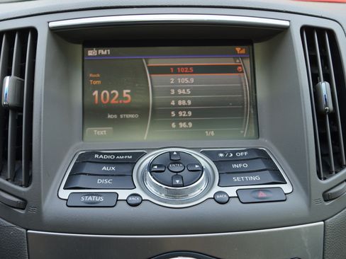 Used 2010 INFINITI G37 x Sedan w/ Premium Pkg AWD/4WD image 9