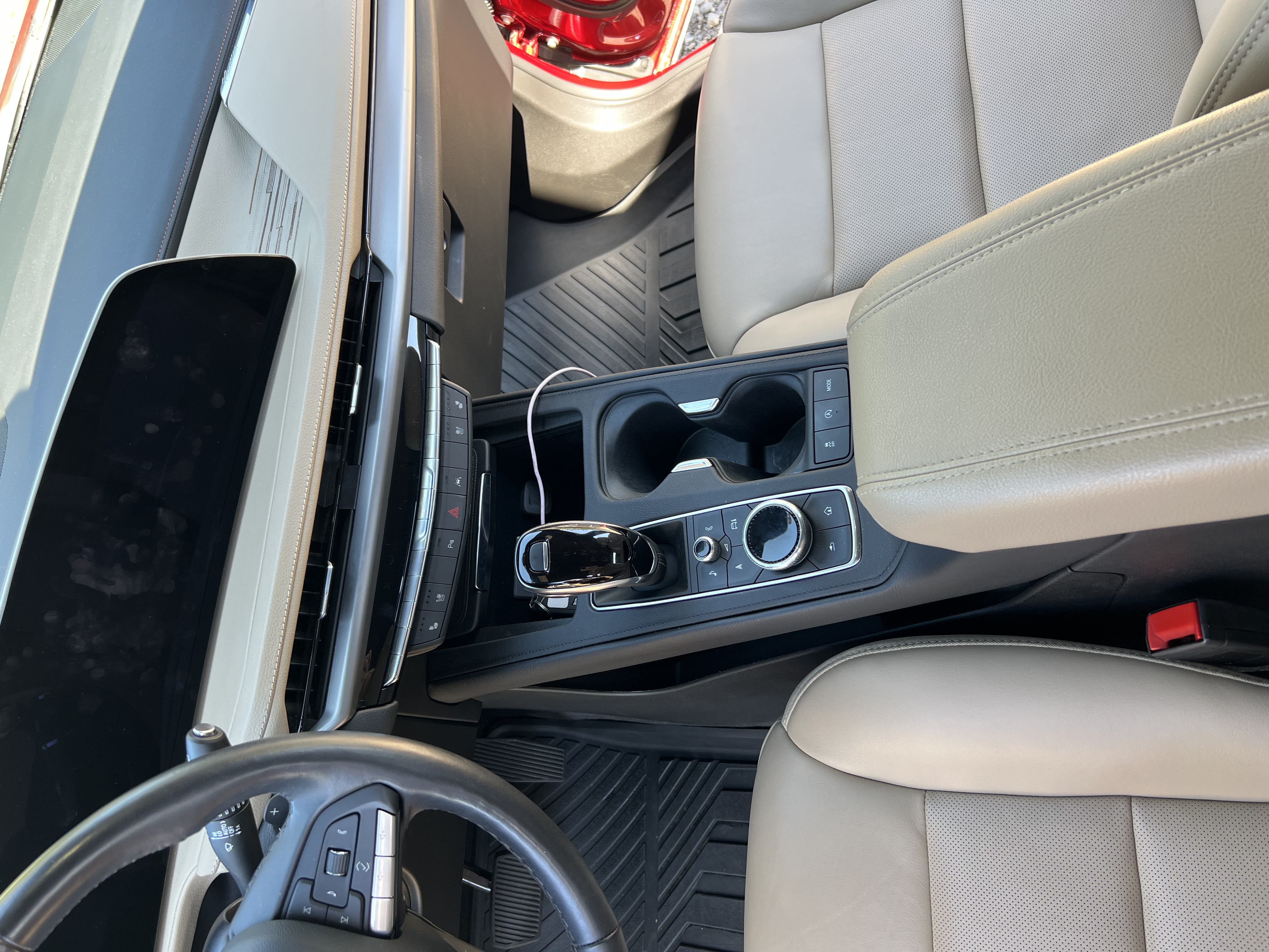 Used 2024 Cadillac XT4 Premium Luxury w/ Technology Package FWD image 8