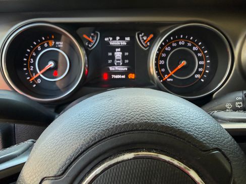 Used 2018 Jeep Wrangler Unlimited Sport S image 15