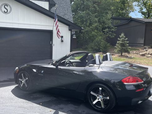 Used 2012 BMW Z4 sDrive35i RWD image 4
