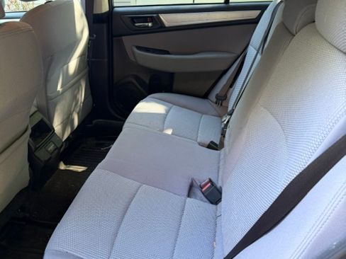 Used 2018 Subaru Outback 2.5i Premium AWD/4WD image 10