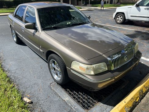 Used 2006 Mercury Grand Marquis LS image 2
