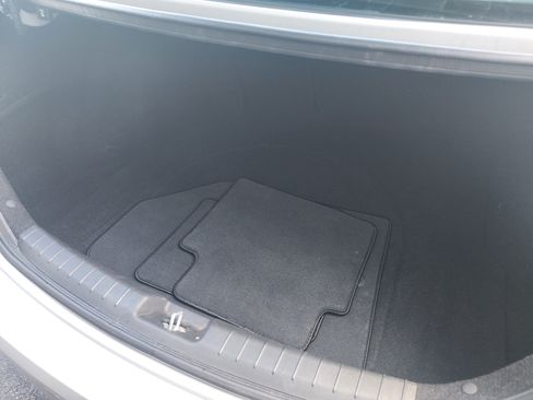 Used 2018 Hyundai Elantra SE image 12