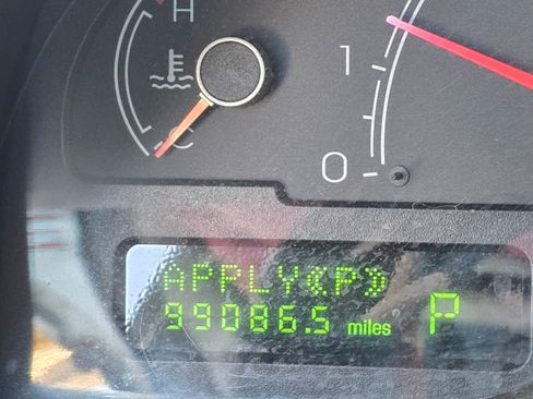 Used 2005 Lincoln LS image 9