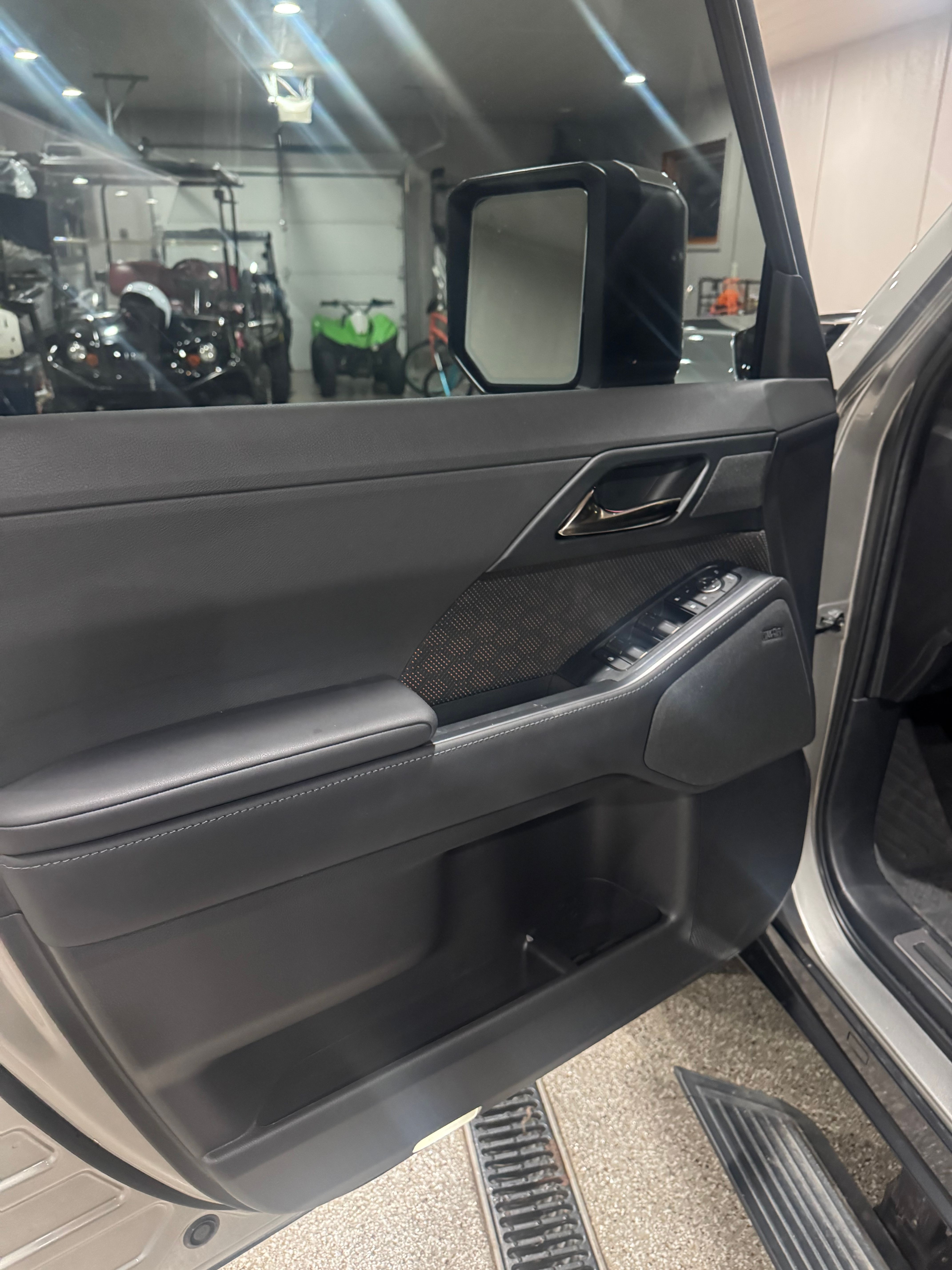 Used 2025 Lexus GX 550 w/ Accessory Package (2T) AWD/4WD image 10