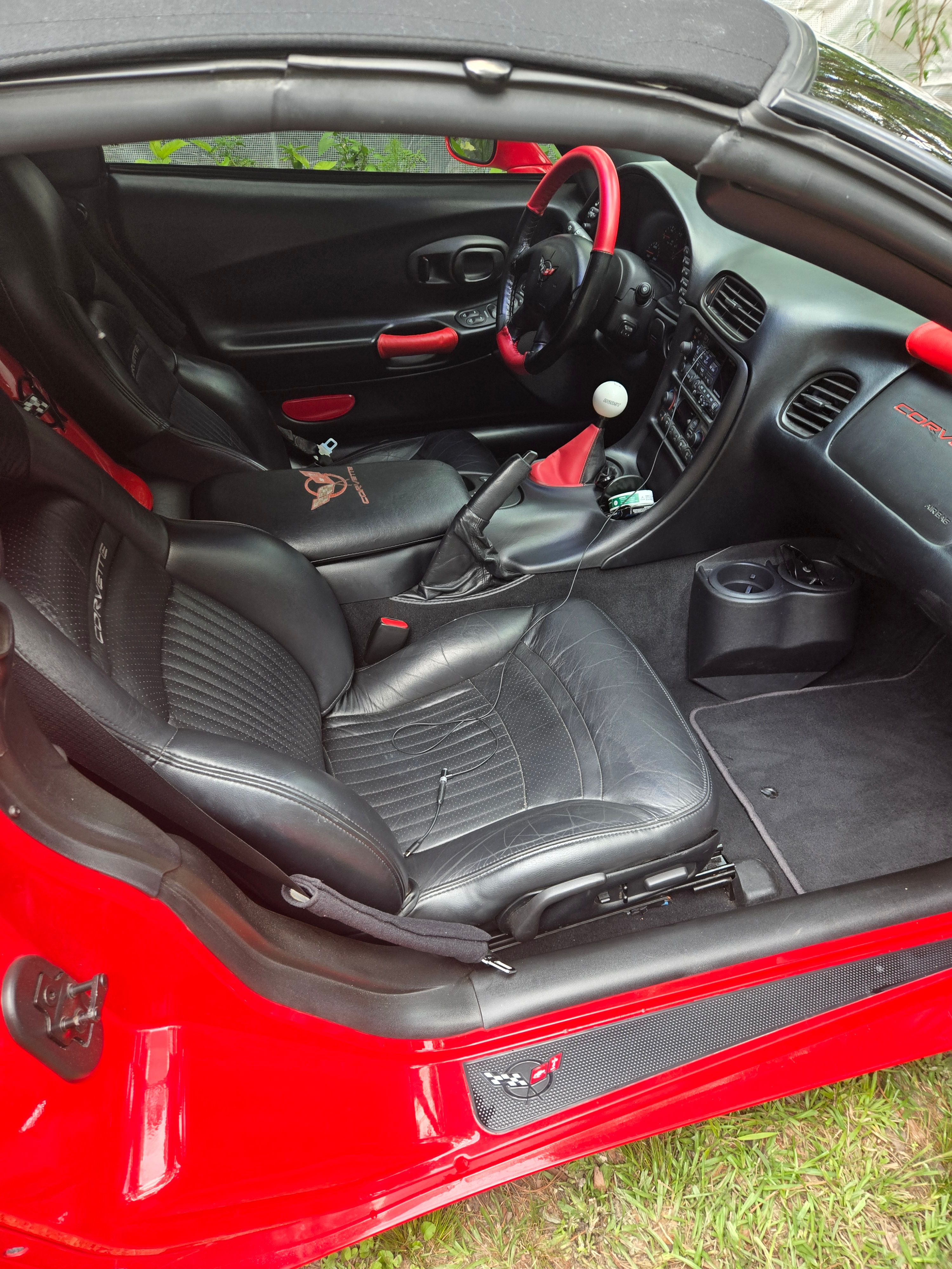 Used 2001 Chevrolet Corvette Convertible w/ Preferred Equipment Group2 RWD image 9