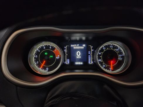 Used 2017 Jeep Cherokee Latitude w/ Cold Weather Group image 16