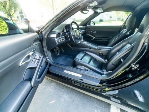 Used 2015 Porsche 911 Targa 4S image 24