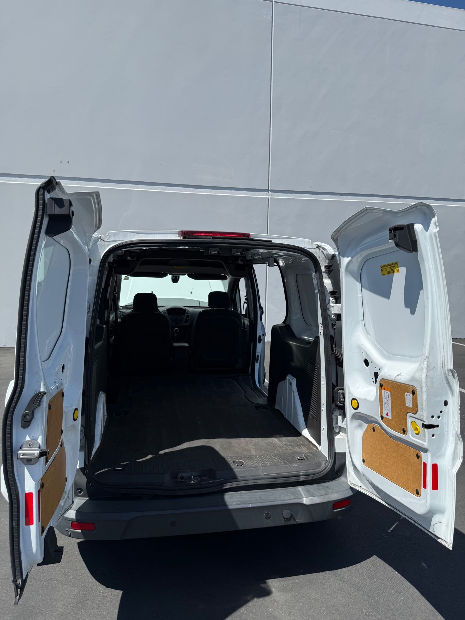 Used 2018 Ford Transit Connect XLT FWD image 6