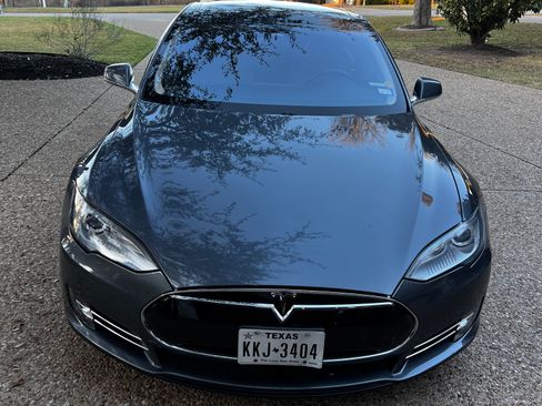 Used 2013 Tesla Model S Performance image 2