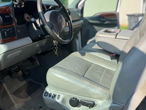 Used 2006 Ford F250 Lariat image 13