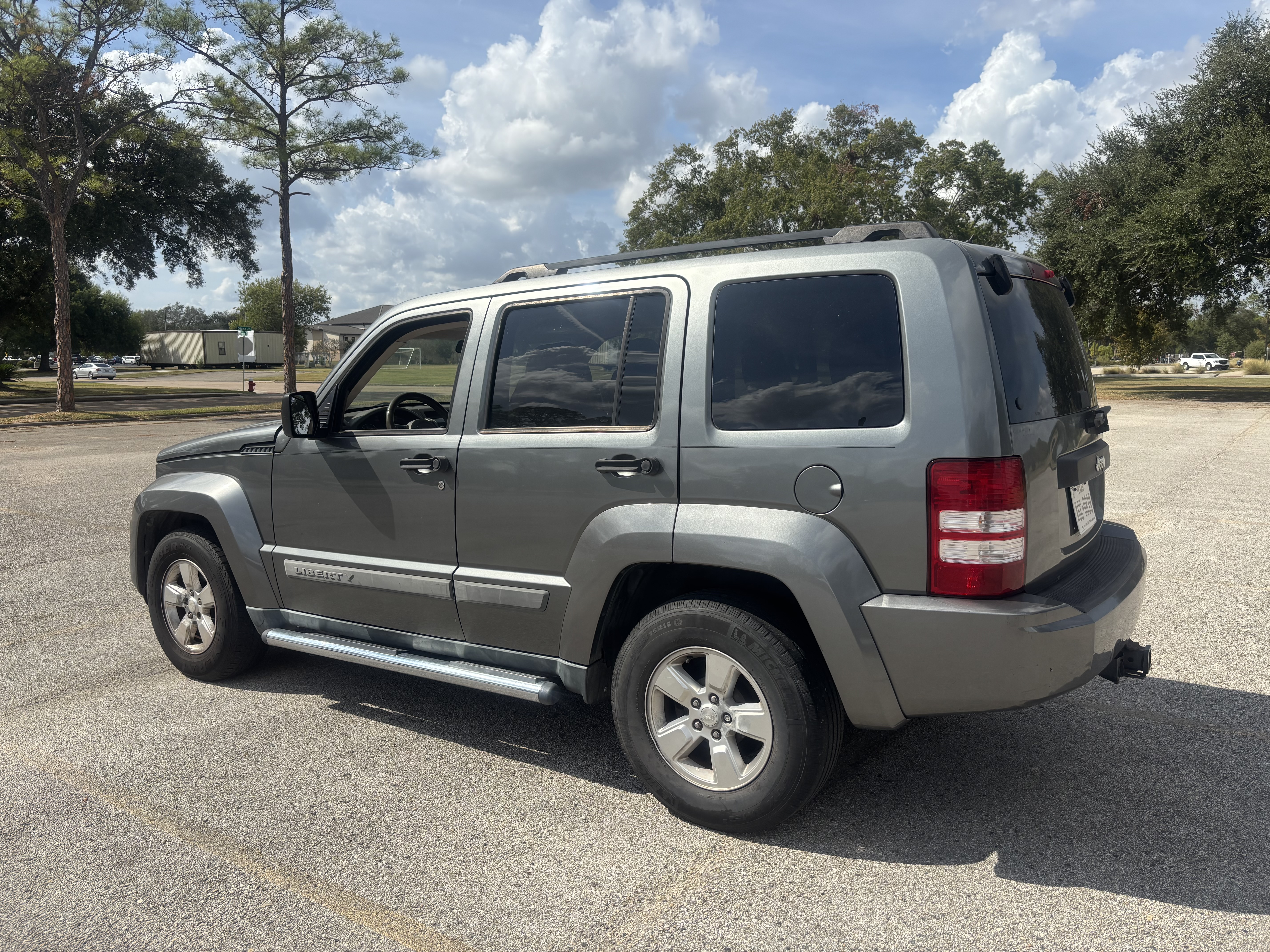 Used 2012 Jeep Liberty Sport w/ Popular Equipment Group RWD image 5