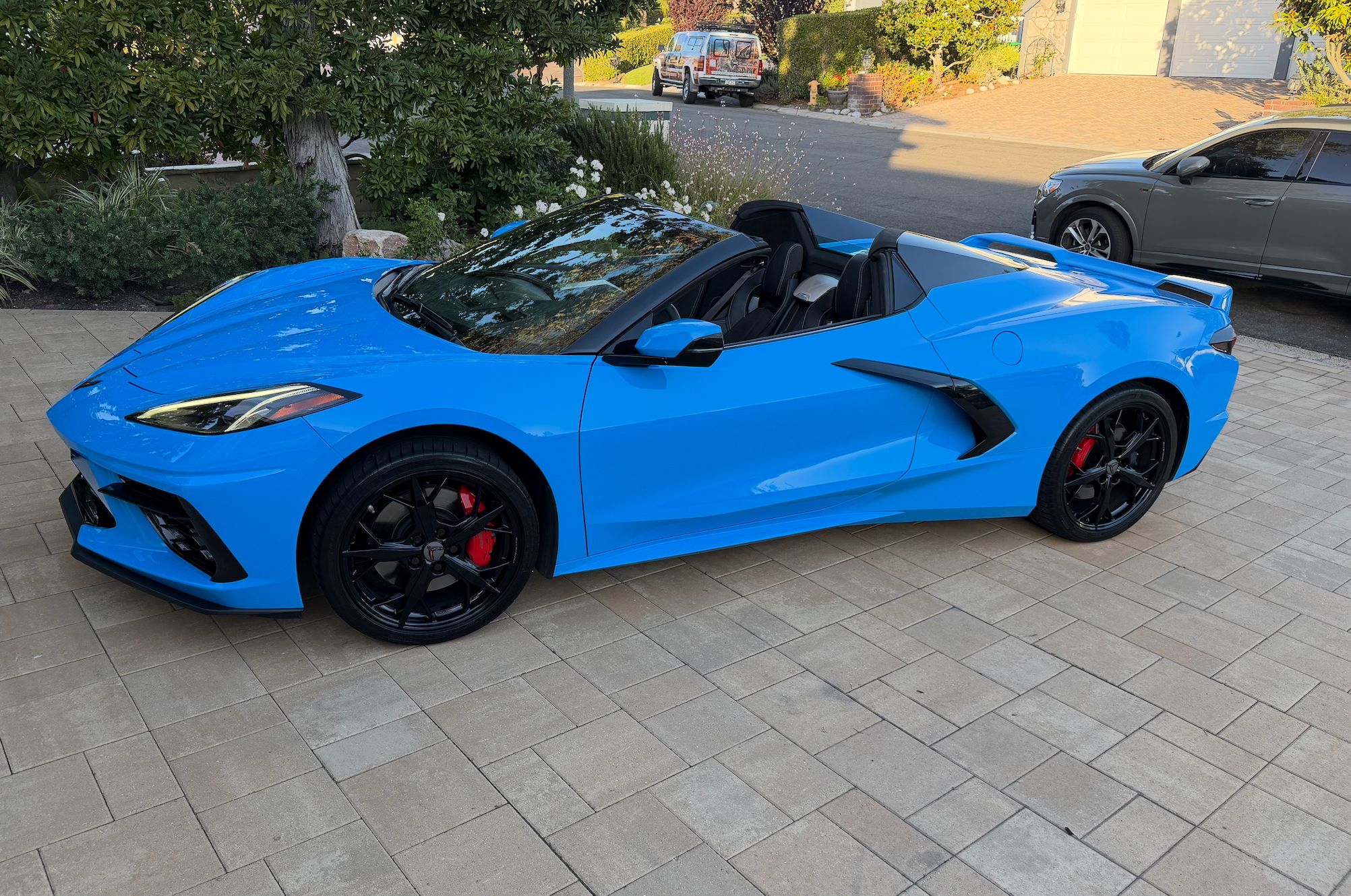 Used 2022 Chevrolet Corvette Stingray Premium Conv w/ Z51 Performance Package RWD image 12