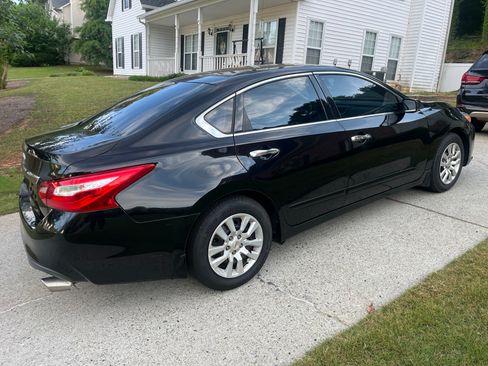 Used 2016 Nissan Altima 2.5 S w/ Power Driver Seat Package FWD image 5