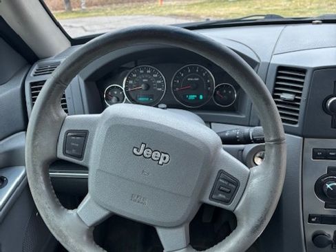 Used 2007 Jeep Grand Cherokee Laredo image 10