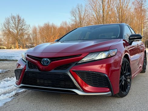 Used 2023 Toyota Camry XSE image 1