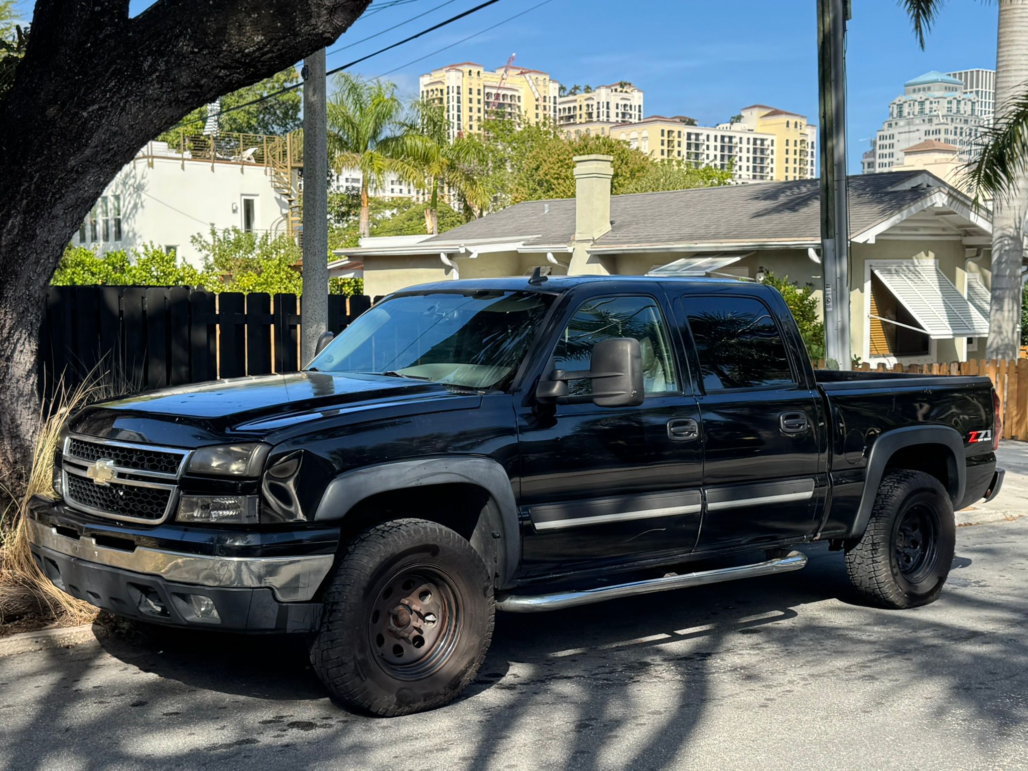 Used 2006 Chevrolet Silverado 1500 LT w/ Light Duty Power Package AWD/4WD image 13