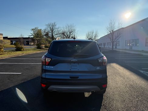Used 2018 Ford Escape SE w/ SE Sync 3 Package image 5