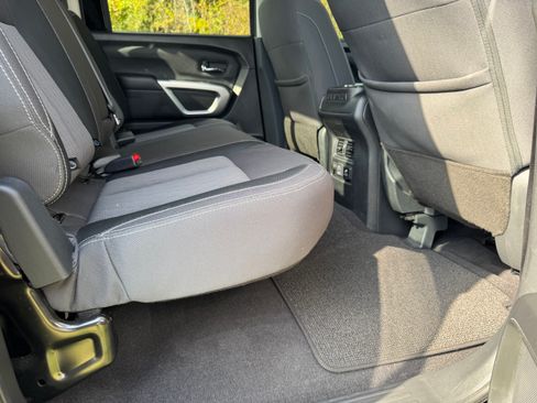 Used 2023 Nissan Titan SV w/ SV Convenience Package image 15