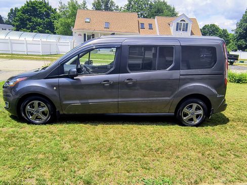 Used 2022 Ford Transit Connect Titanium w/ Trailer Tow Package FWD image 6