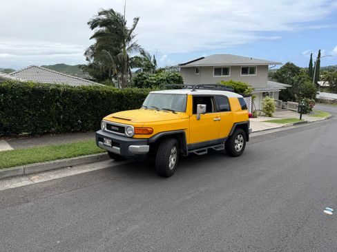 Used 2010 Toyota FJ Cruiser 4WD image 1