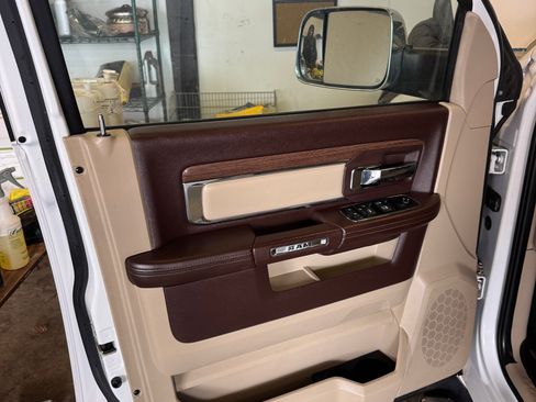 Used 2015 RAM 1500 Laramie w/ Convenience Group image 24