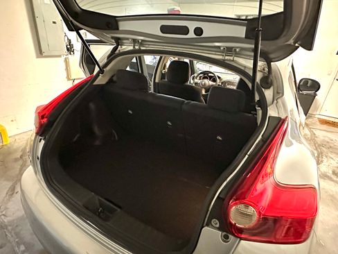 Used 2013 Nissan Juke SV w/ Interior Illumination Pkg image 11