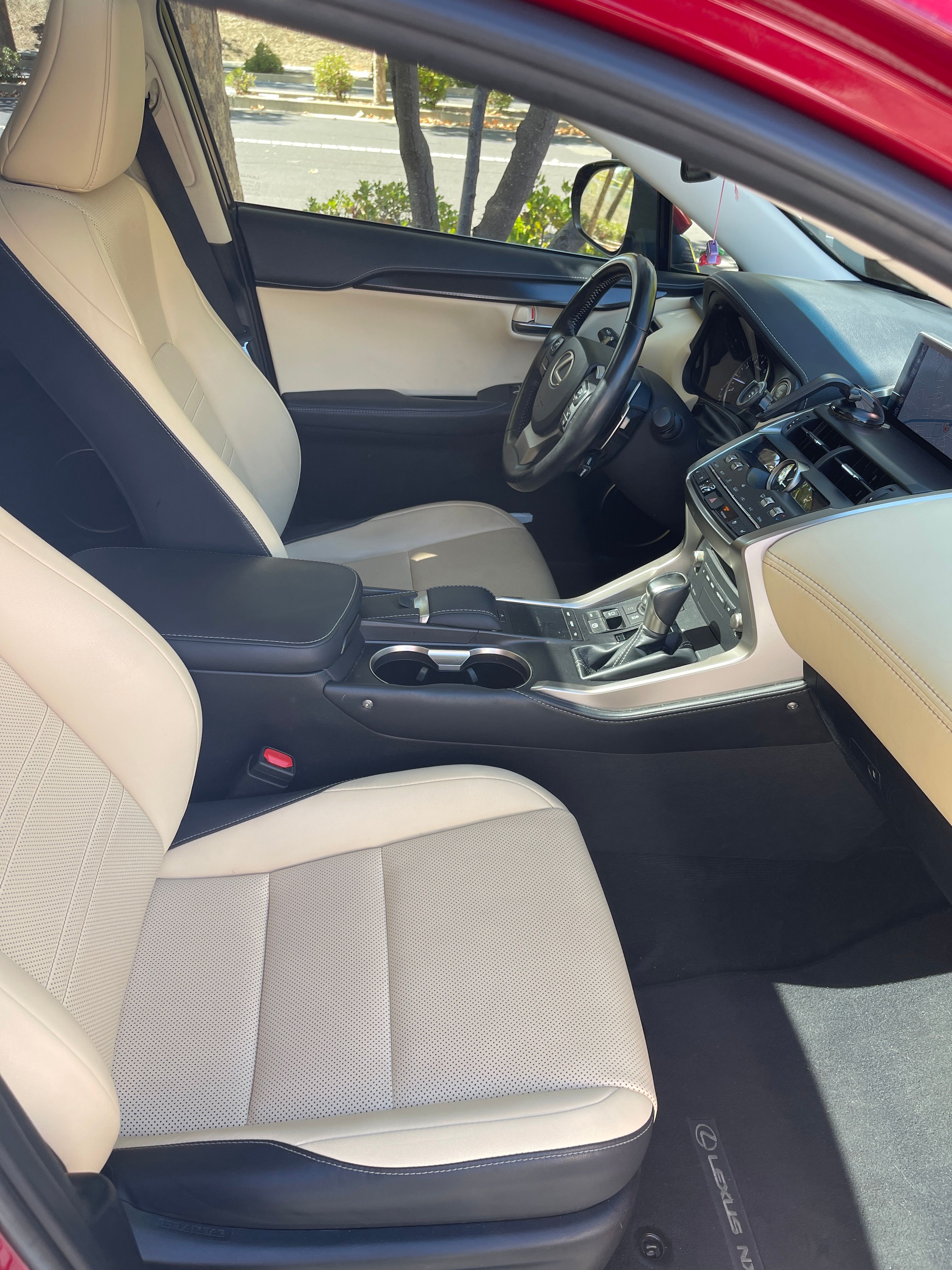 Used 2018 Lexus NX 300 AWD w/ Premium Package image 10