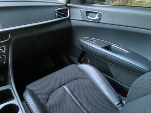 Used 2019 Kia Optima S image 15