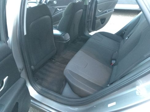 Used 2023 Hyundai Elantra SE w/ Preferred Accessory Package FWD image 11