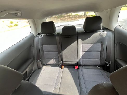 Used 2013 Volkswagen Golf TDI FWD image 12