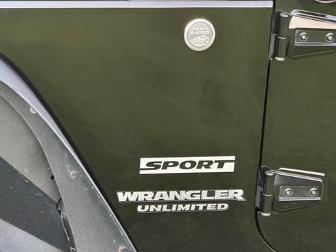 Used 2015 Jeep Wrangler Unlimited Sport AWD/4WD image 5