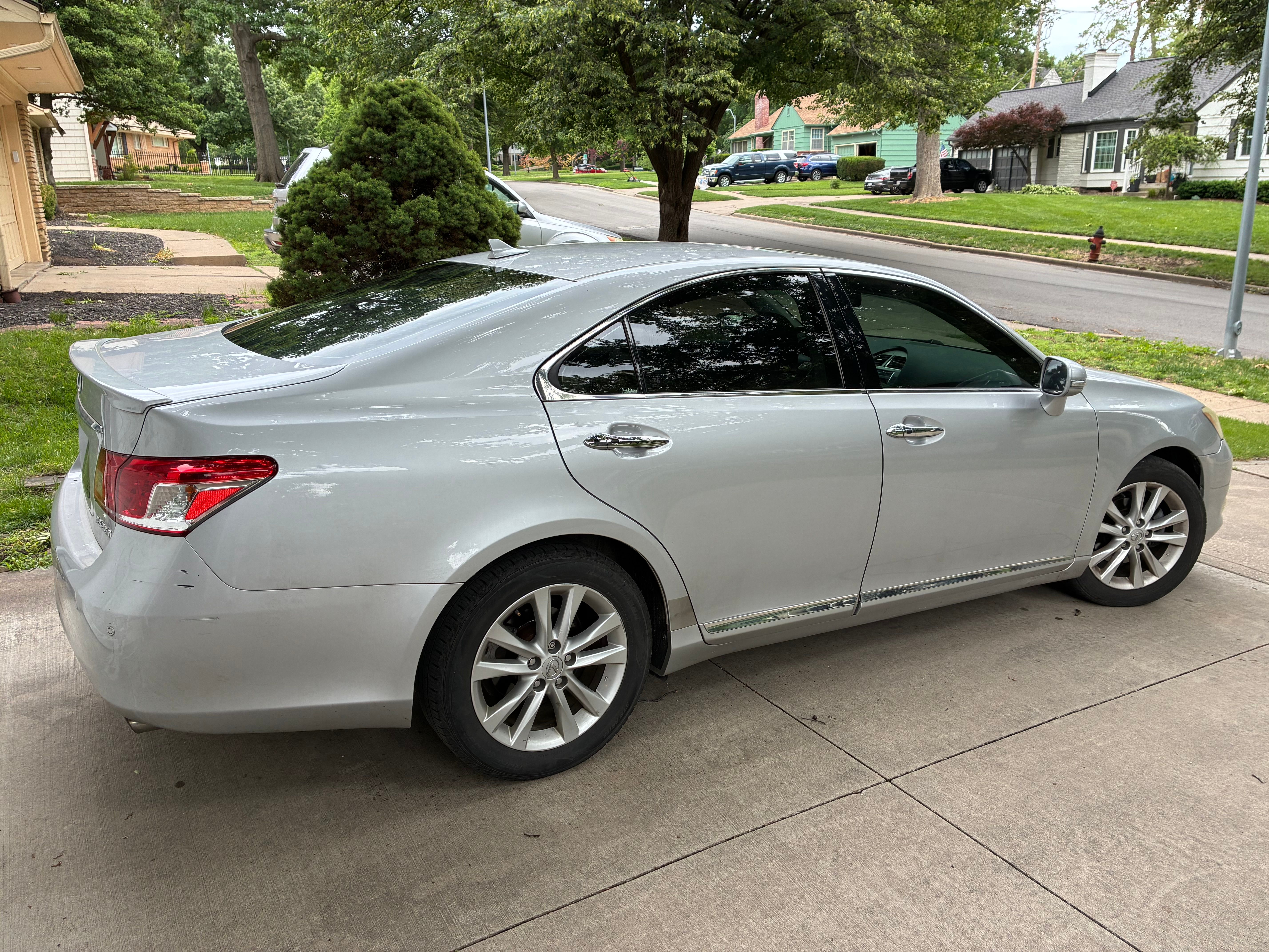 Used 2010 Lexus ES 350 FWD image 10