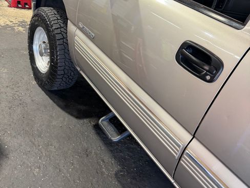 Used 1999 Chevrolet Silverado 2500 LS w/ Firm Ride Suspension Pkg RWD image 6
