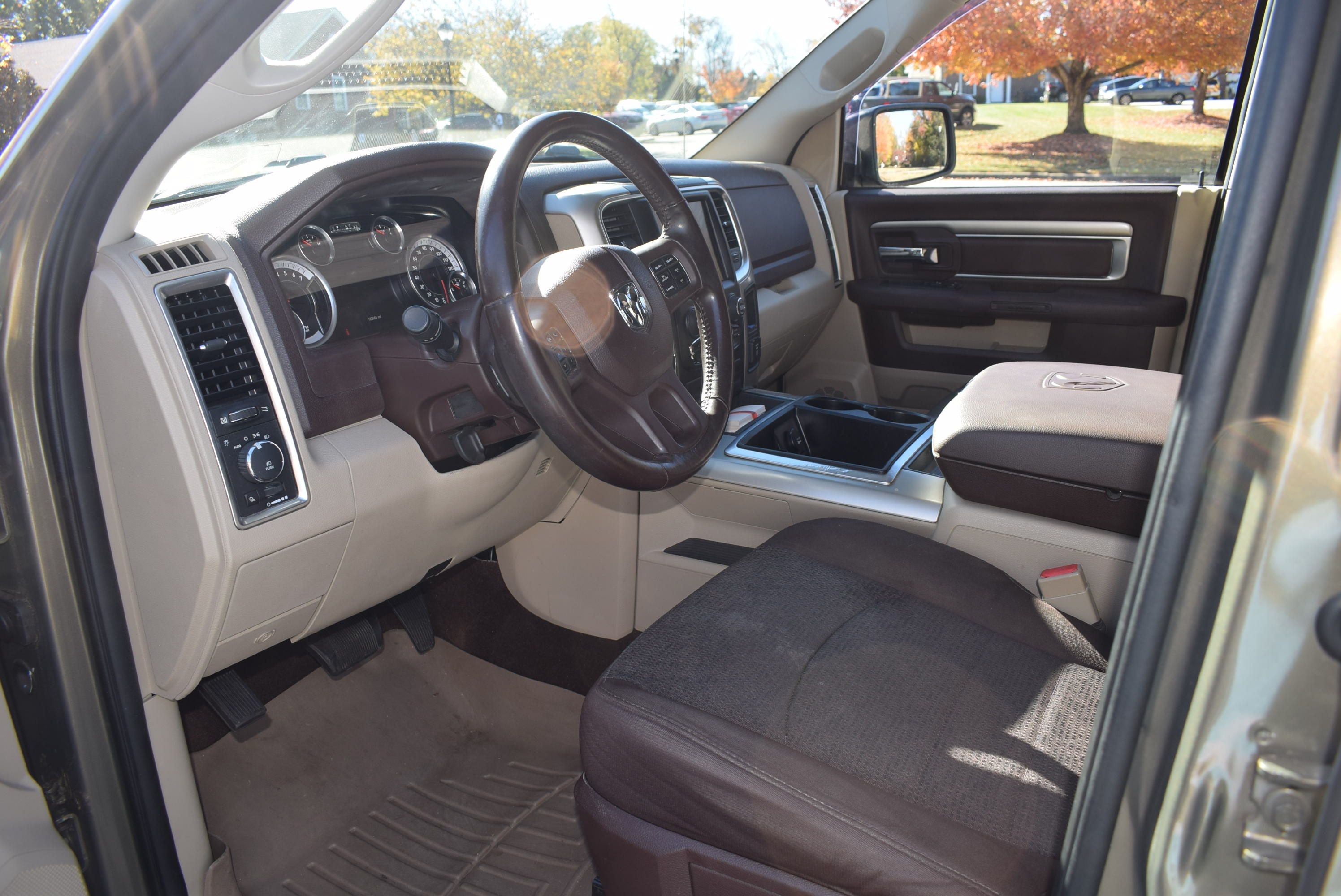 Used 2015 RAM 1500 Big Horn RWD image 9