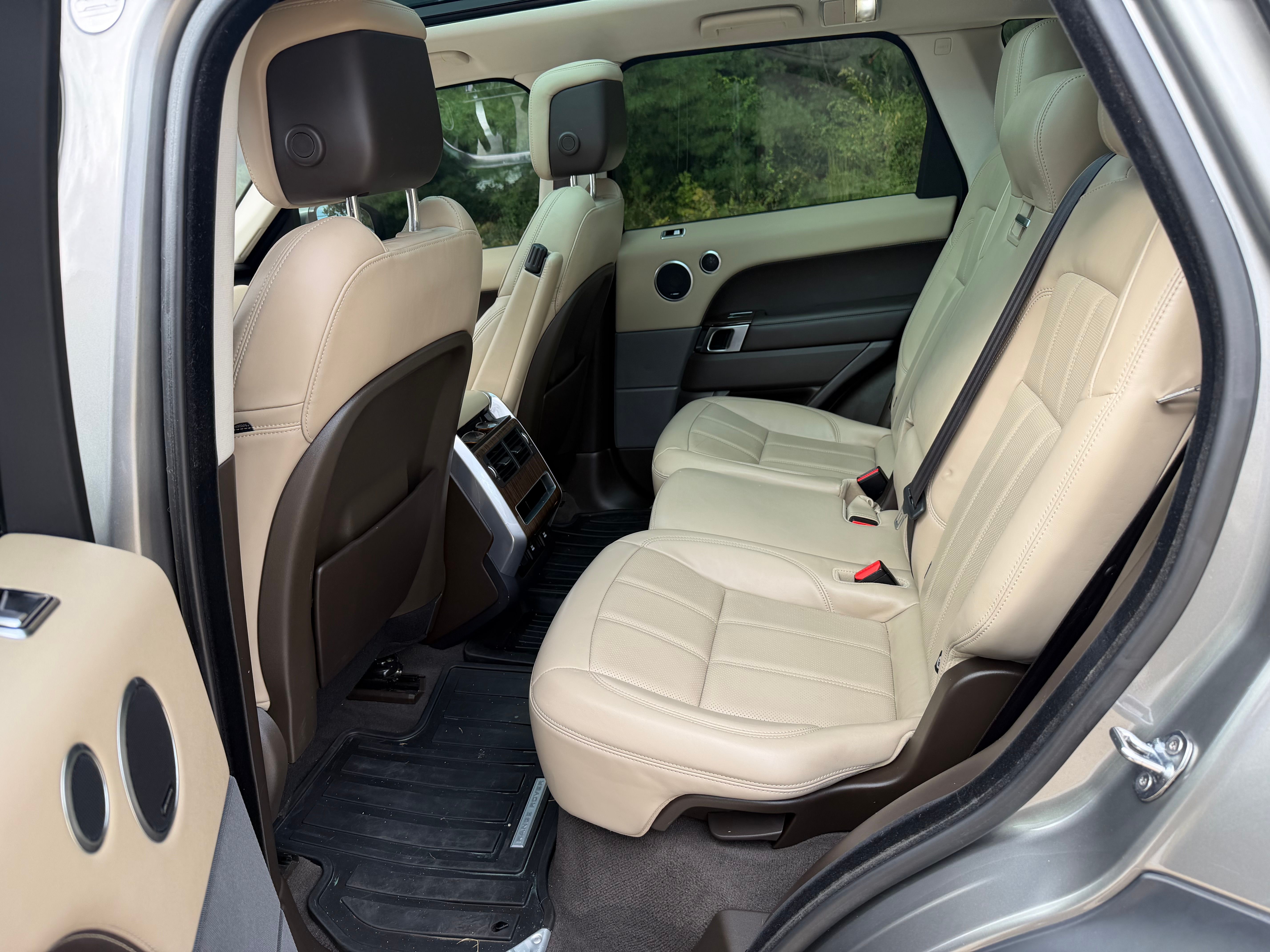 Used 2018 Land Rover Range Rover Sport HSE AWD/4WD image 9