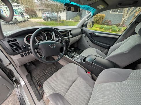 Used 2004 Toyota 4Runner Sport image 12