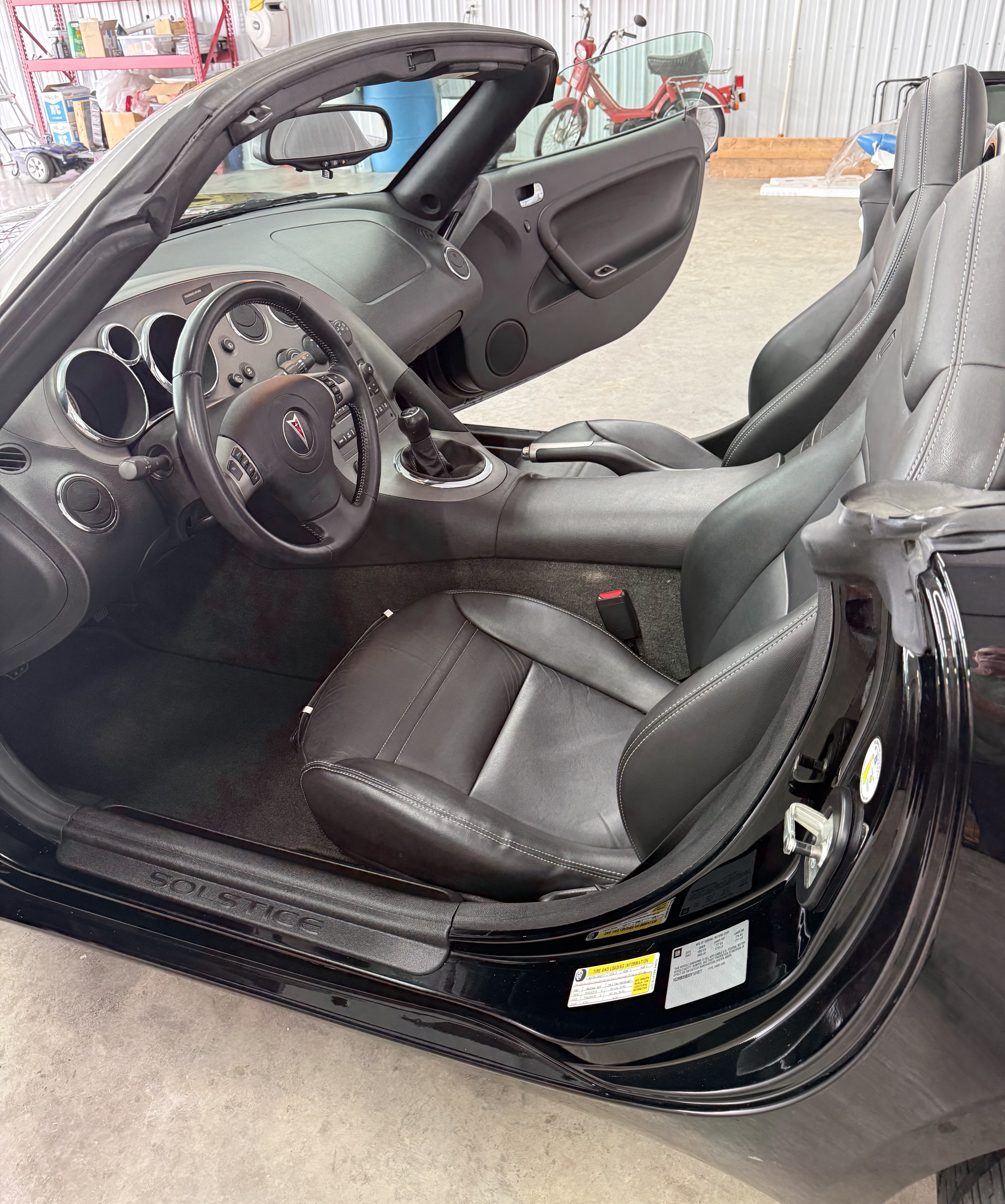 Used 2008 Pontiac Solstice Convertible w/ Premium Package RWD image 16