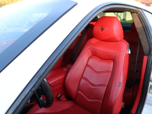 Used 2012 Maserati GranTurismo MC image 13